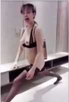 白皙淫娃劈叉热身，惨遭男友口爆颜射高潮